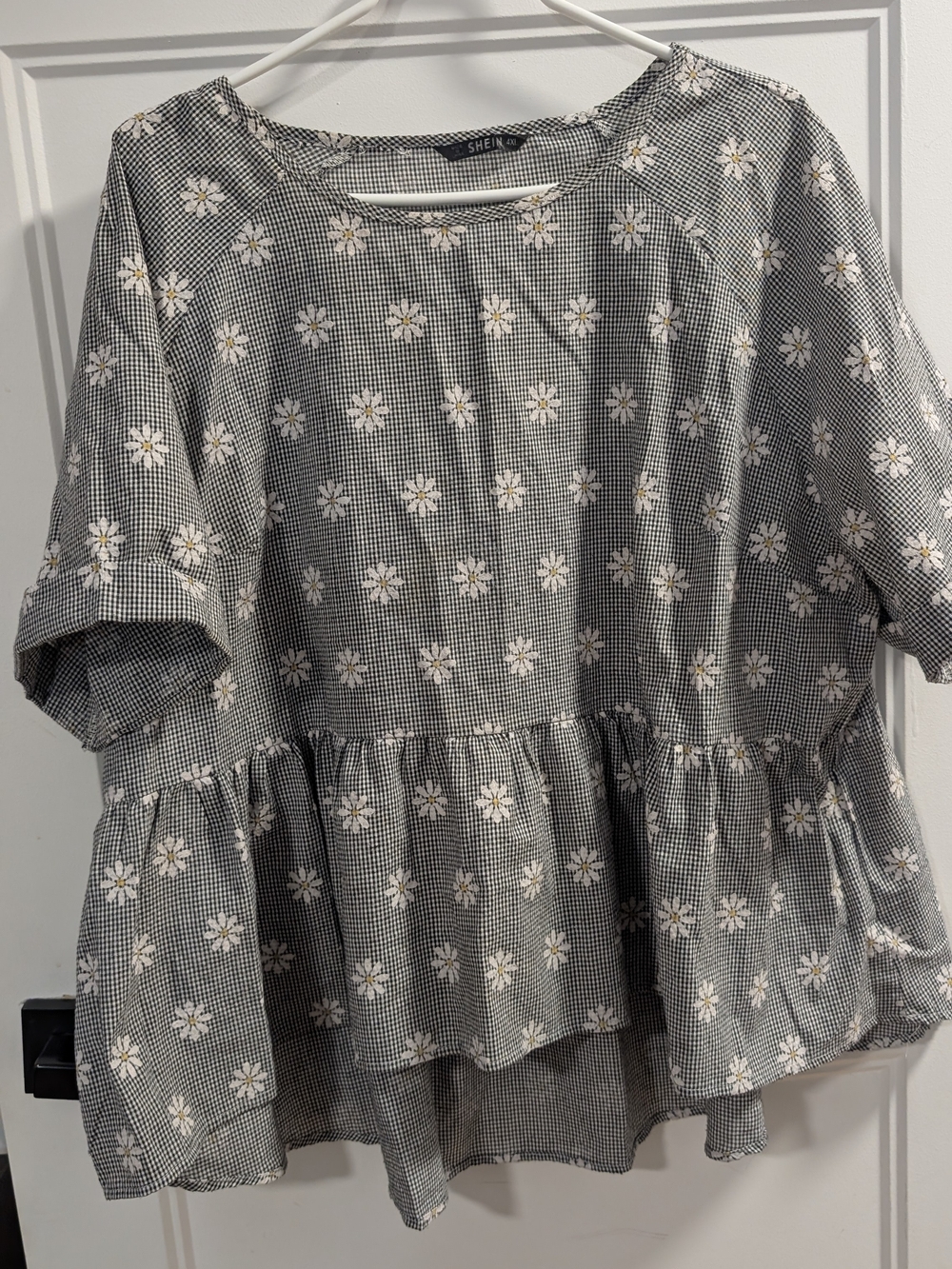 SHEIN Black Gingham Peplum Top with White Daisy Print 4xl, 2xl Us , 52Eu